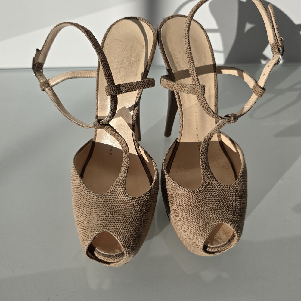 Giuseppe Zanotti Tan Peep-Toe Heels